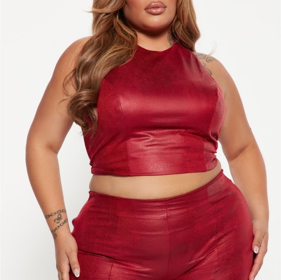 Nwt  2 pc faux red set - Picture 5 of 6